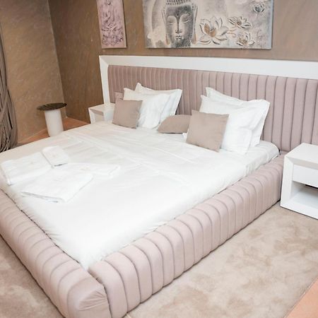 Hotel Pernoca ดูร์เรส ภายนอก รูปภาพ