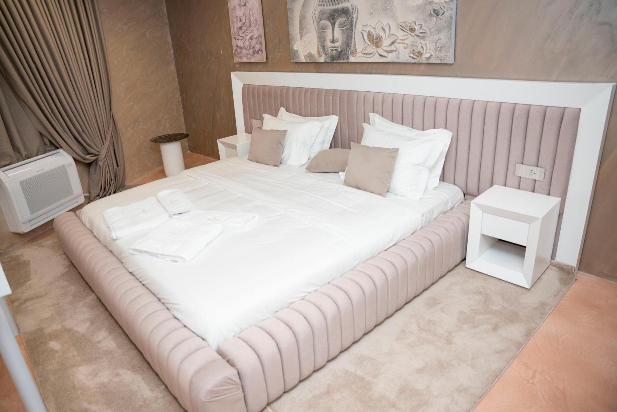 Hotel Pernoca ดูร์เรส ภายนอก รูปภาพ