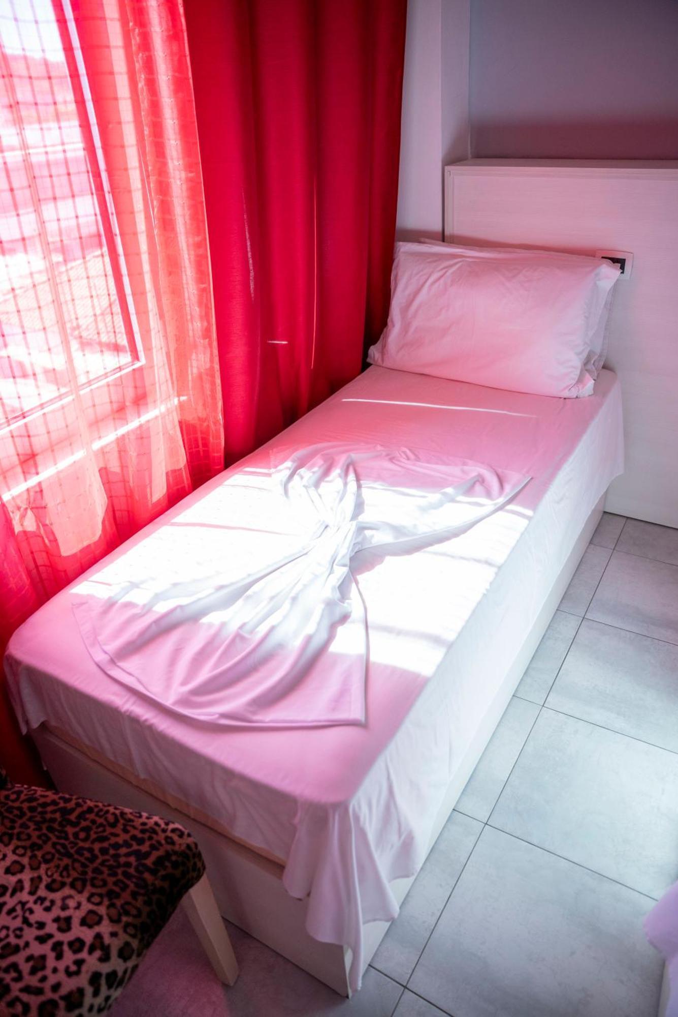 Hotel Pernoca ดูร์เรส ภายนอก รูปภาพ
